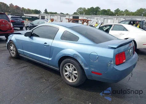 2006 Ford Mustang V6 z USA, uszkodzony, nr VIN 1ZVHT80N765166870